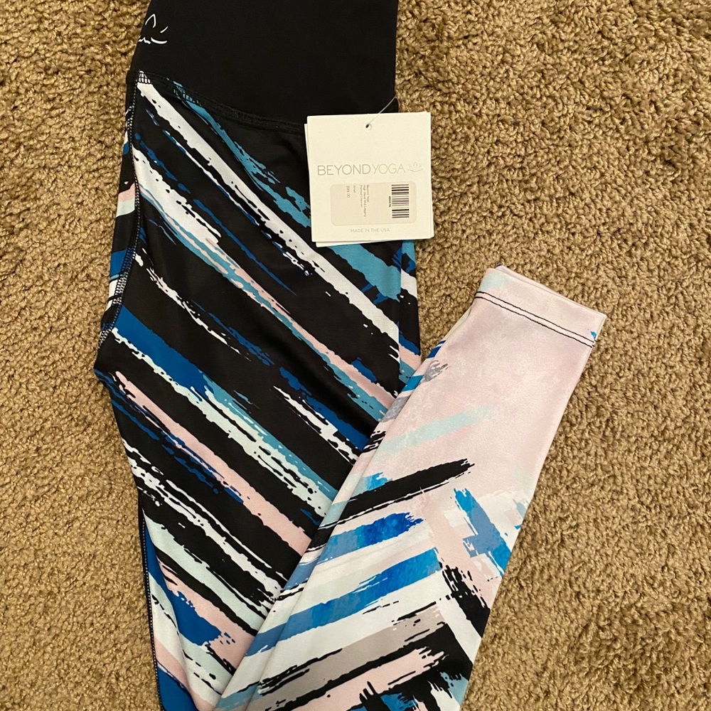 NWT! Beyond Yoga leggings